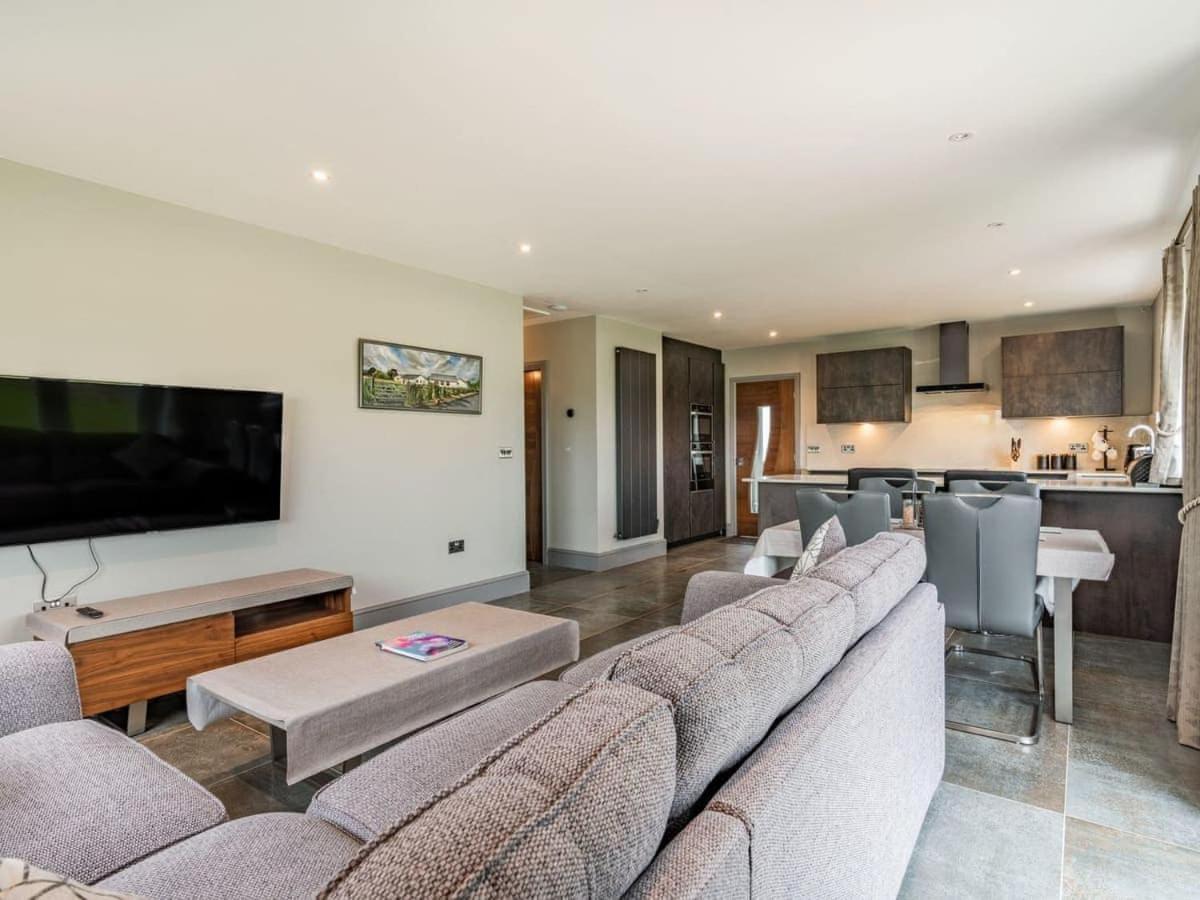 Mya Cottage Wilpshire ภายนอก รูปภาพ